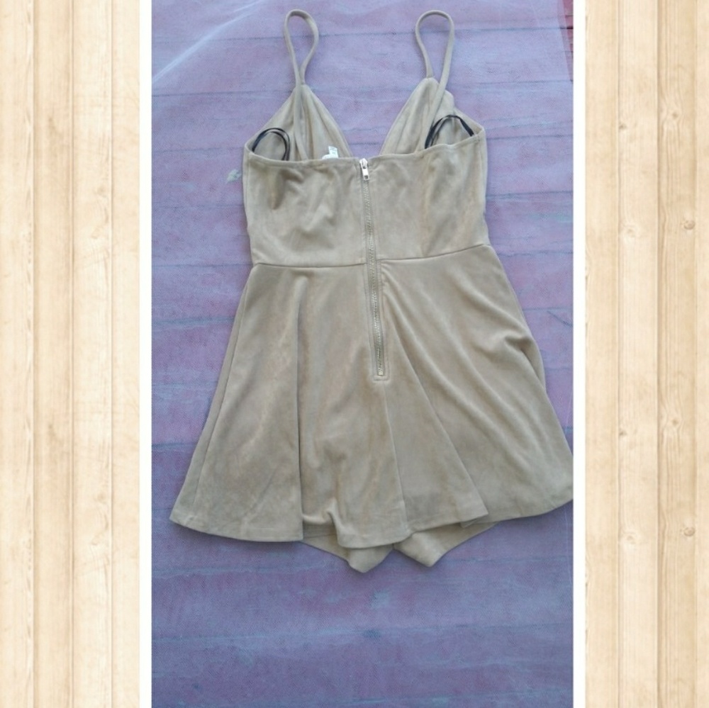 Romper - Picture 2 of 3